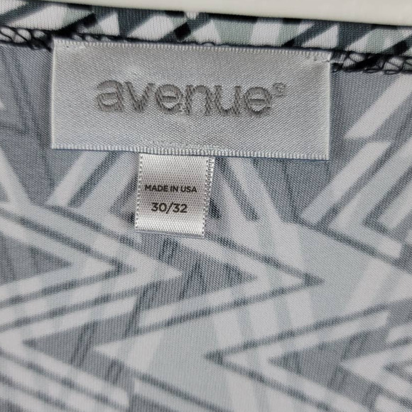 Avenue Black White Grey Faux Wrap Blouse Geometic Design Women's Blouse 30/32 - Picture 3 of 4